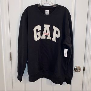 gap logo sweatshirt